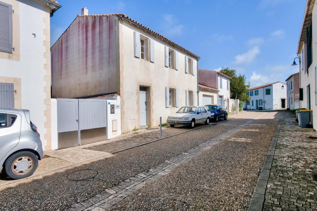 A 150M Du Port De St-Martin-De-Re, Studio Pour 2 Saint-Martin-de-Ré Zewnętrze zdjęcie